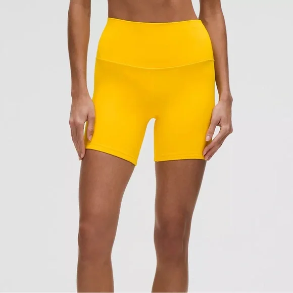 NWT Align™ High-Rise Short 6" - Picture 4 of 6